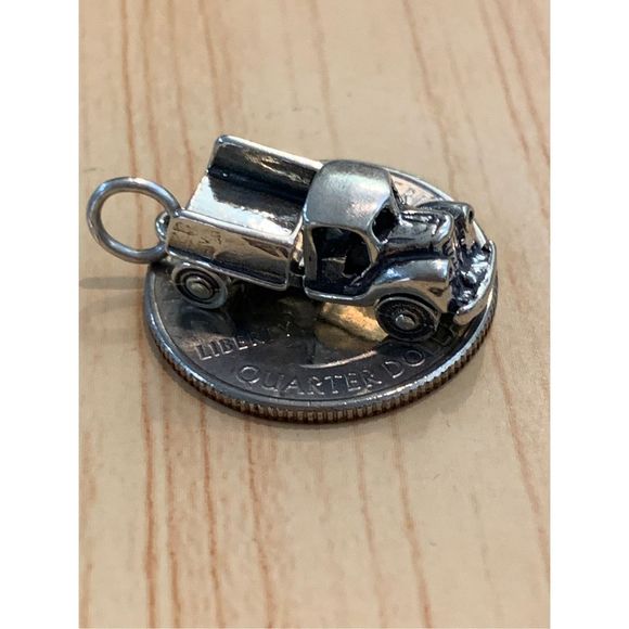 .925 Vintage Moveable Truck Sterling Silver Jewelry Charm - Picture 3 of 7